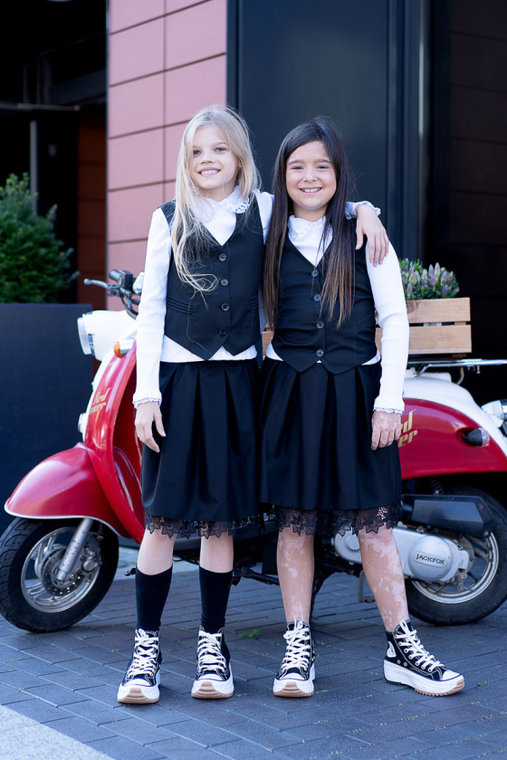 Kamizelka czarna dla dziewczynki jesień zima odzież dziecięca Sówka