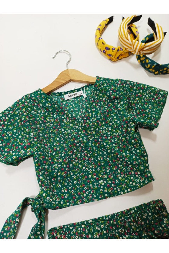Kaya set blouse and green skirt