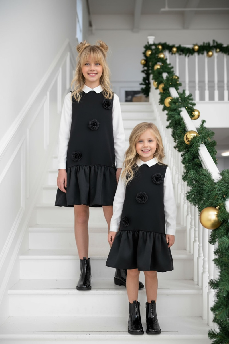 Sukienka + trzy broszki różyczki